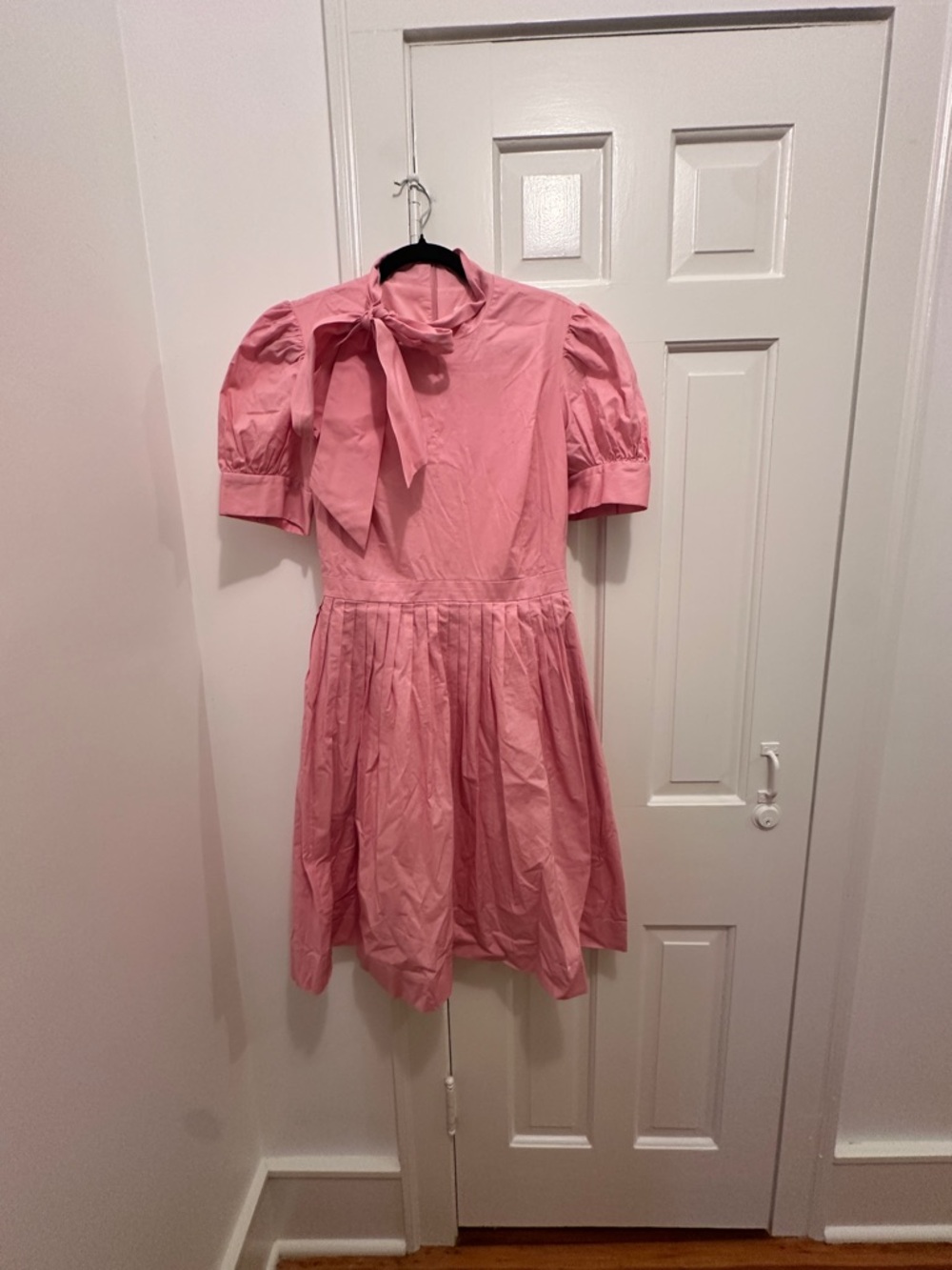 Gal Meets Glam Pink Bow-Neck Puff Sleeve Dress - Picture 4 of 10